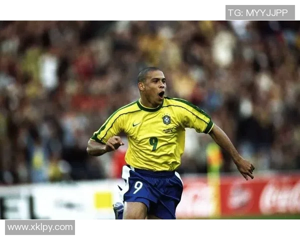 意大利足球传奇人物百人榜揭晓他们的辉煌成就与影响力分析 意大利足球传奇人物百人榜揭晓他们的辉煌成就与影响力分析