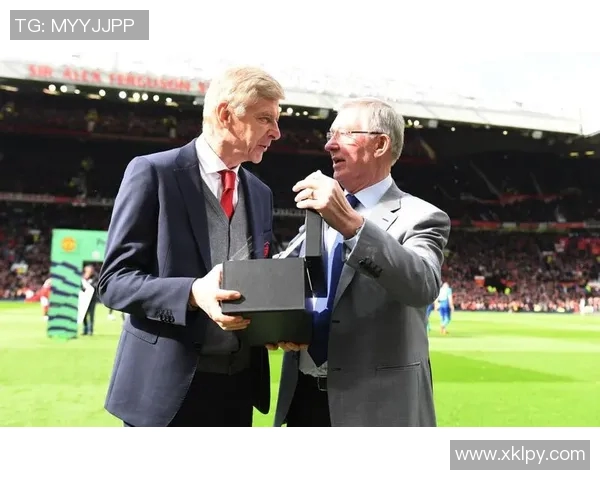 足球传奇老将重聚合影展现岁月风采与友谊的永恒魅力 足球传奇老将重聚合影展现岁月风采与友谊的永恒魅力