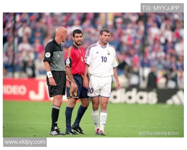 足球明星们的精彩停球技巧大比拼展现球场魅力与技术之美 足球明星们的精彩停球技巧大比拼展现球场魅力与技术之美