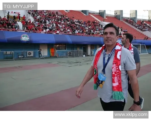 拉莫斯华丽转身成足球明星新篇章引发转会热潮